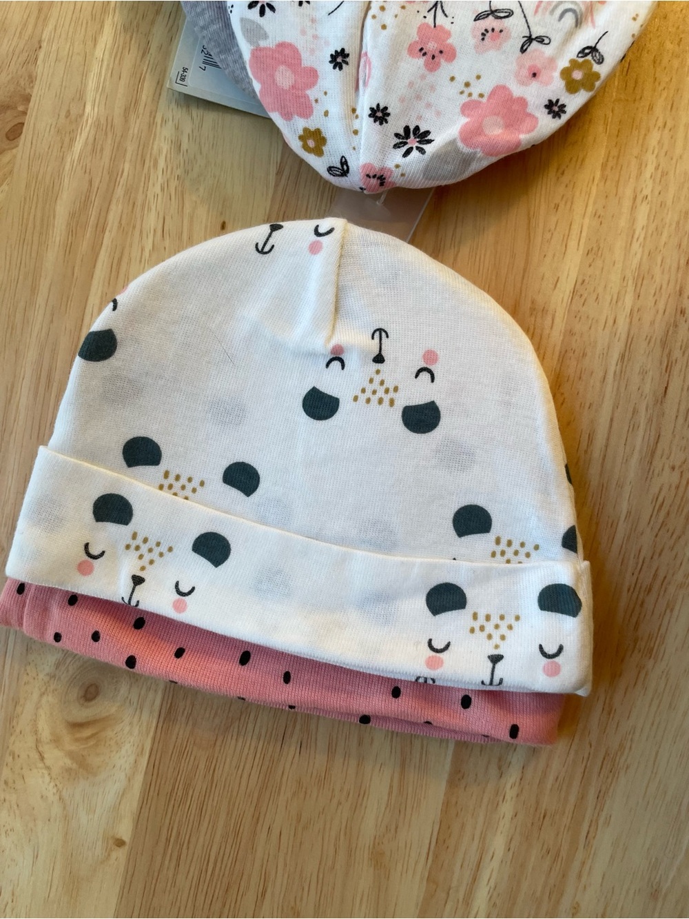 16 Pc Newborn Girl Bundle - 5 Caps, Hat, Headband, Booties, 8 Bibs NWOT/NWT - Picture 5 of 16